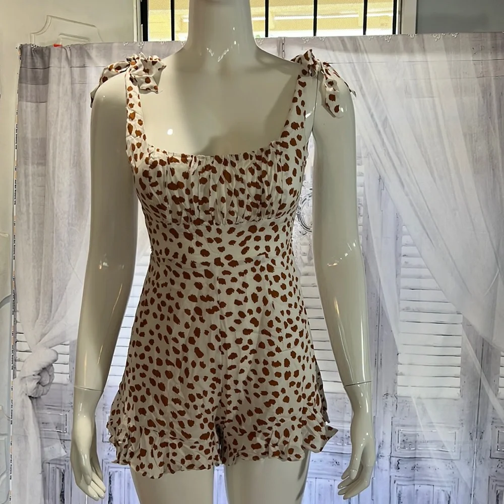 Cheetah print romper - Picture 1 of 4